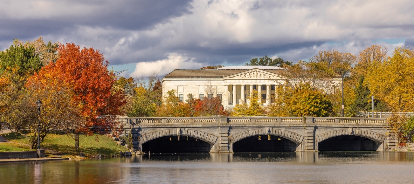 buffalo history museum in autumn